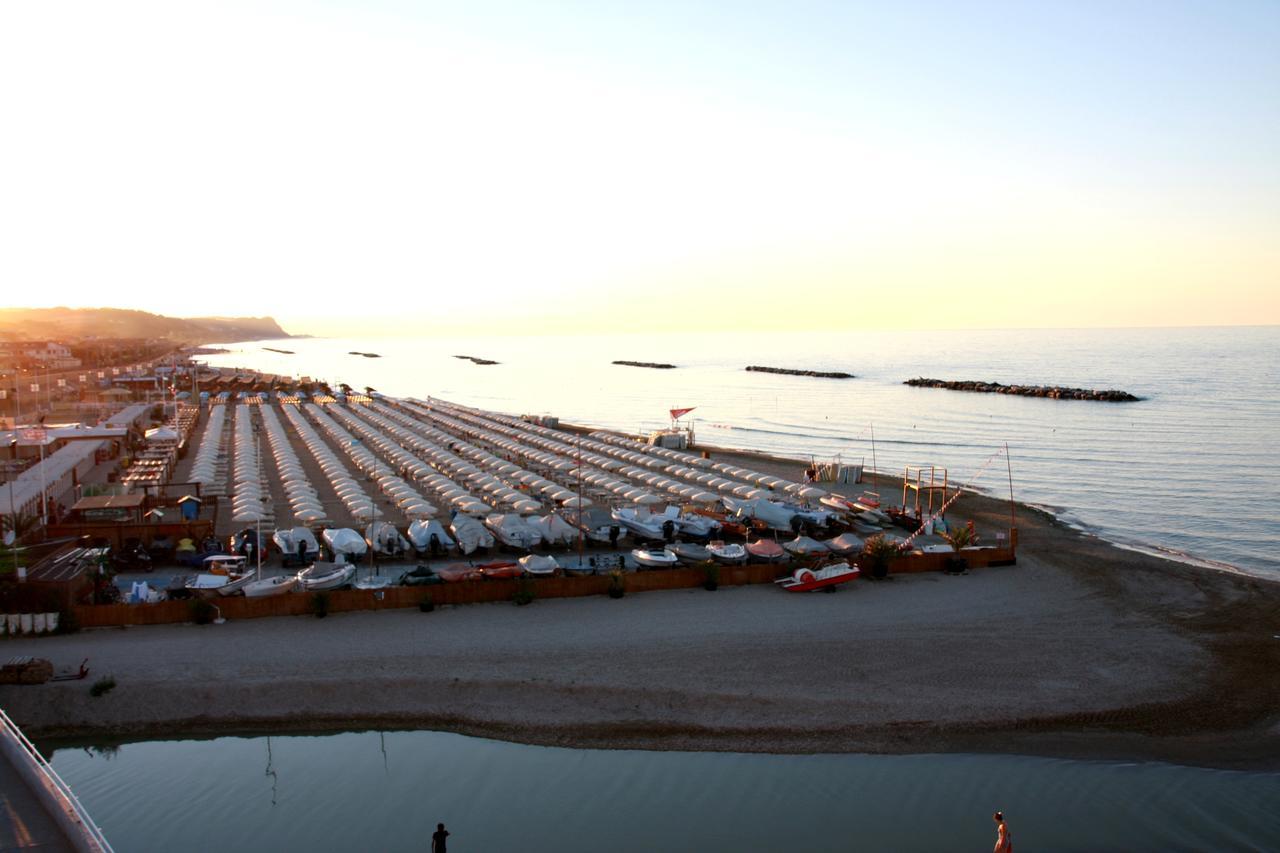 Hotel Excelsior Fano Extérieur photo